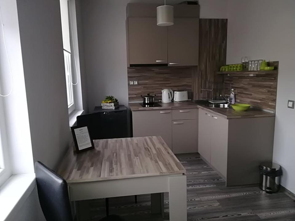الشقق الفندقية خيساريافي  Astoria المظهر الخارجي الصورة