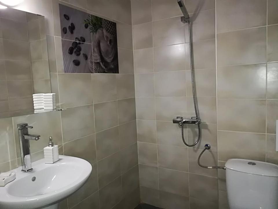 الشقق الفندقية خيساريافي  Astoria المظهر الخارجي الصورة